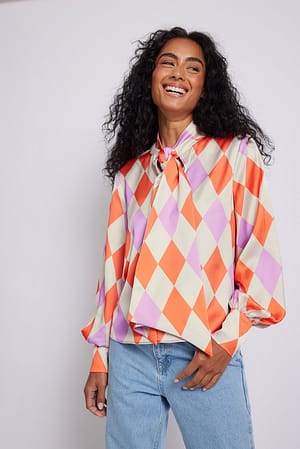 Orange Print Satijnen blouse met strik en print