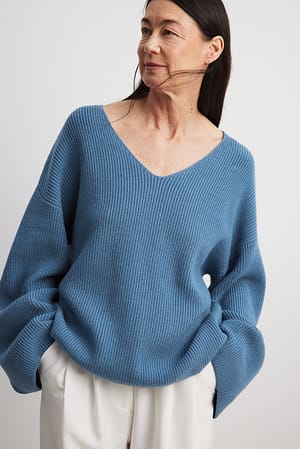 Dusty Blue V-neck Knitted Sweater